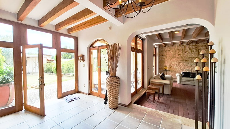 Foyer with French doors opening onto the garden — Oaxaca property for sale