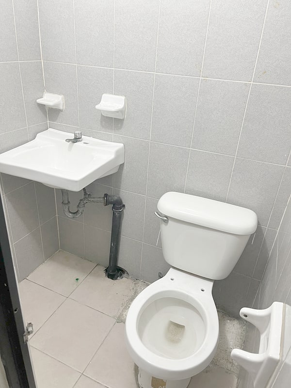 Private half bath inside one of the medical offices for rent on Calle Vasconcelos in Oaxaca City