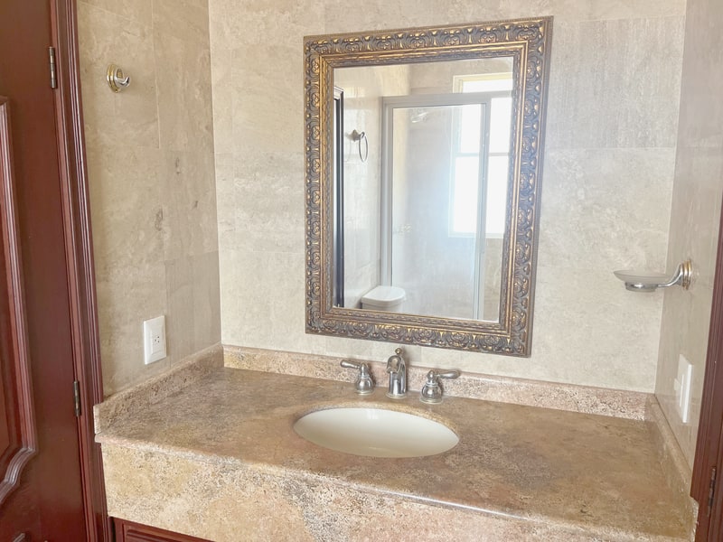 Shared second floor room with marble floor in a six bedroom mansion for rent in Oaxaca de Juarez